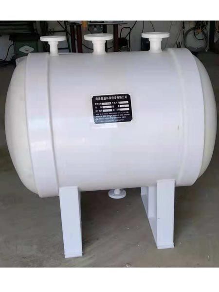 聚丙烯儲(chǔ)罐(臥式）